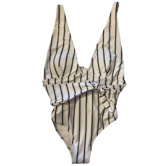 Cupshe “stay young” one piece swimsuit.  Size M. - Picture 2 of 4